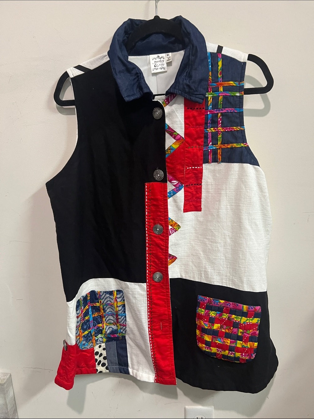 Parsley & Sage Black White Colorblock Patchwork Vest with Red and Navy Accents